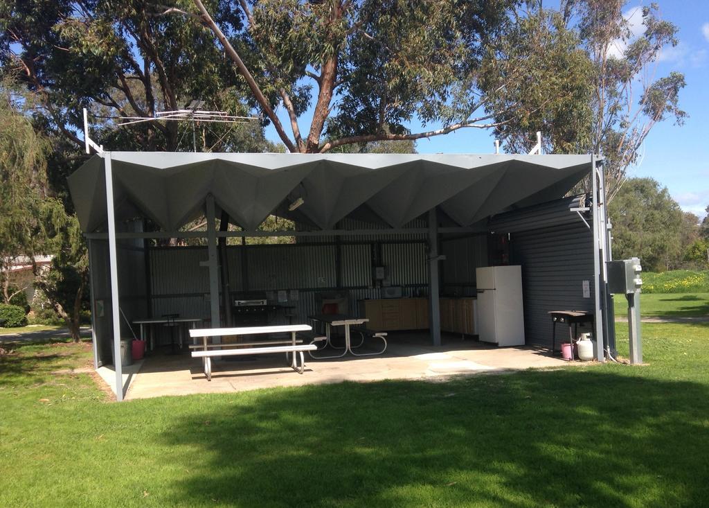 Pinjarra Caravan Park And Cabins Eksteriør billede